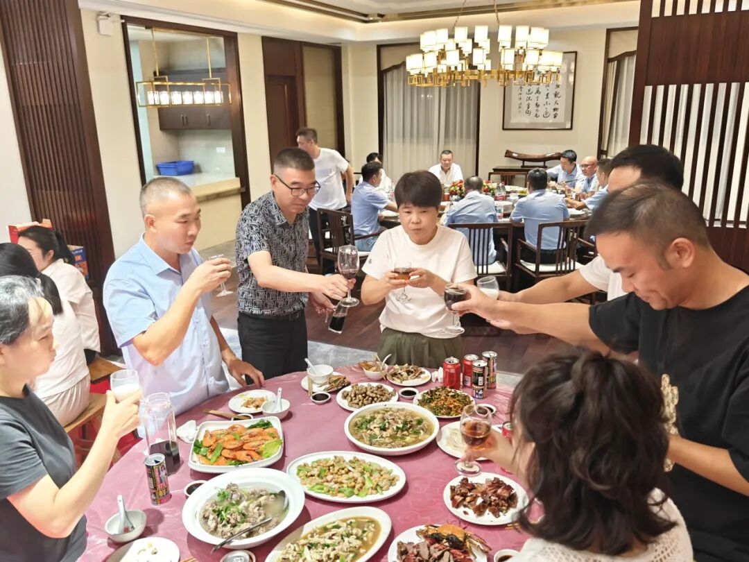 1759798189178872.jpg 2.jpg